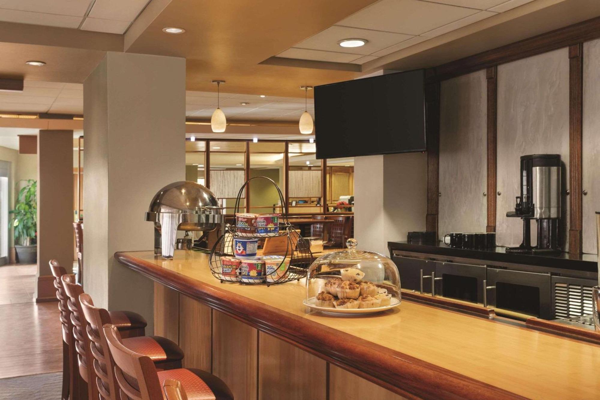 Doubletree By Hilton Providence Airport Warwick Exteriör bild
