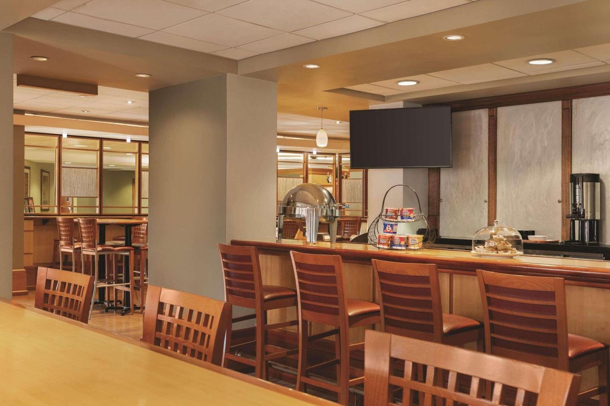 Doubletree By Hilton Providence Airport Warwick Exteriör bild