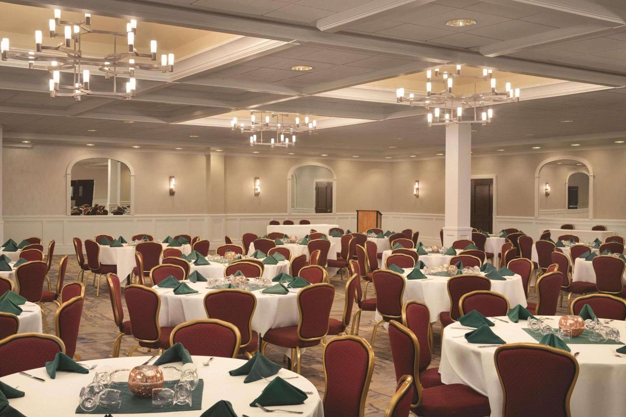 Doubletree By Hilton Providence Airport Warwick Exteriör bild