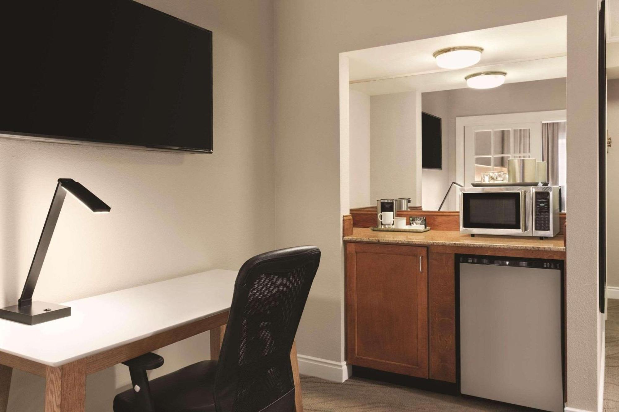 Doubletree By Hilton Providence Airport Warwick Exteriör bild