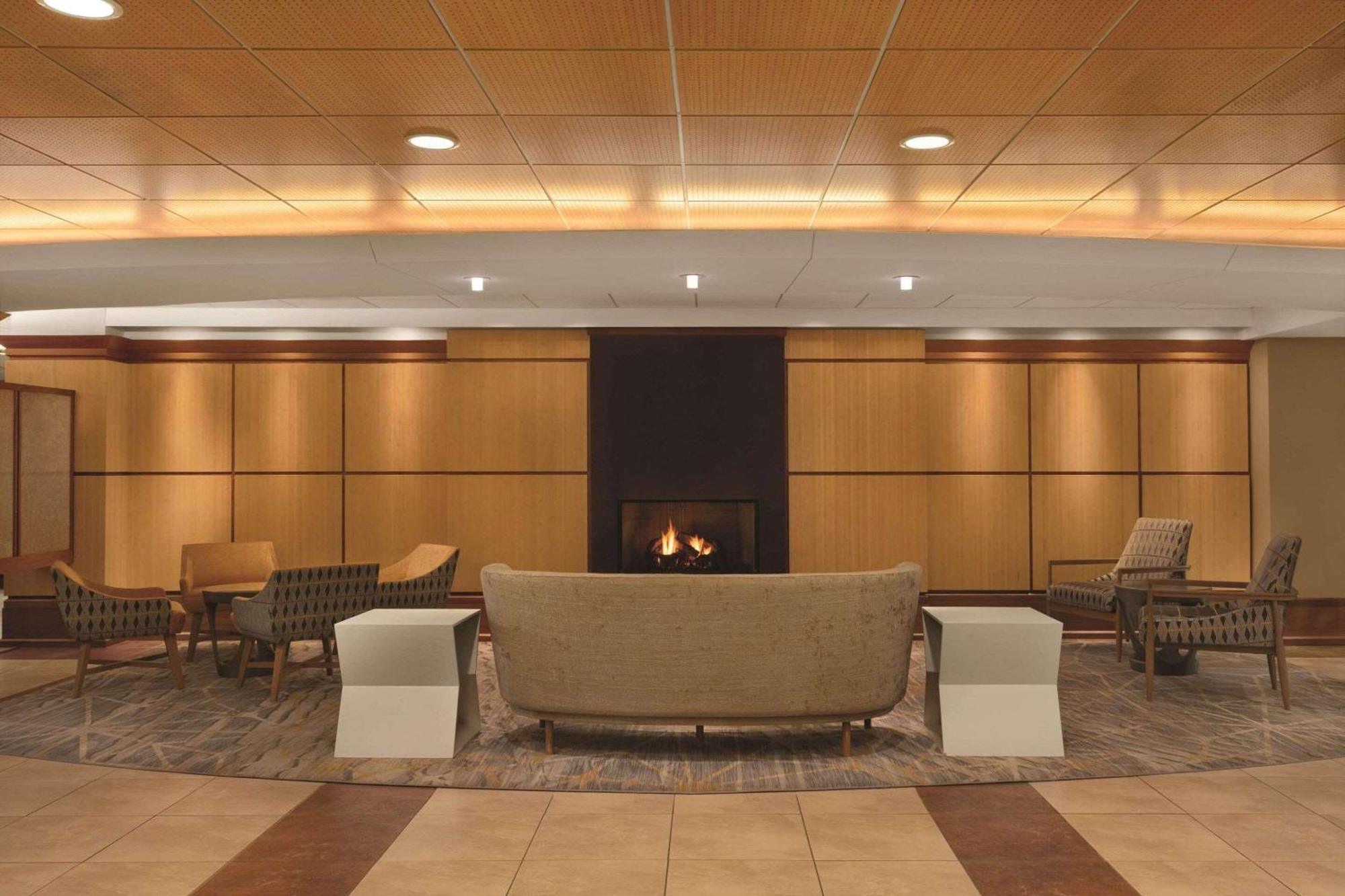 Doubletree By Hilton Providence Airport Warwick Exteriör bild