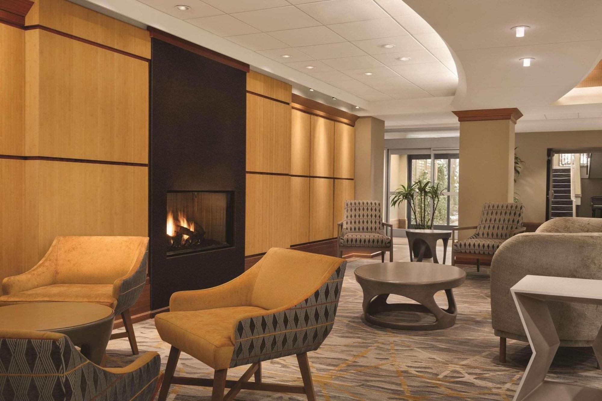 Doubletree By Hilton Providence Airport Warwick Exteriör bild